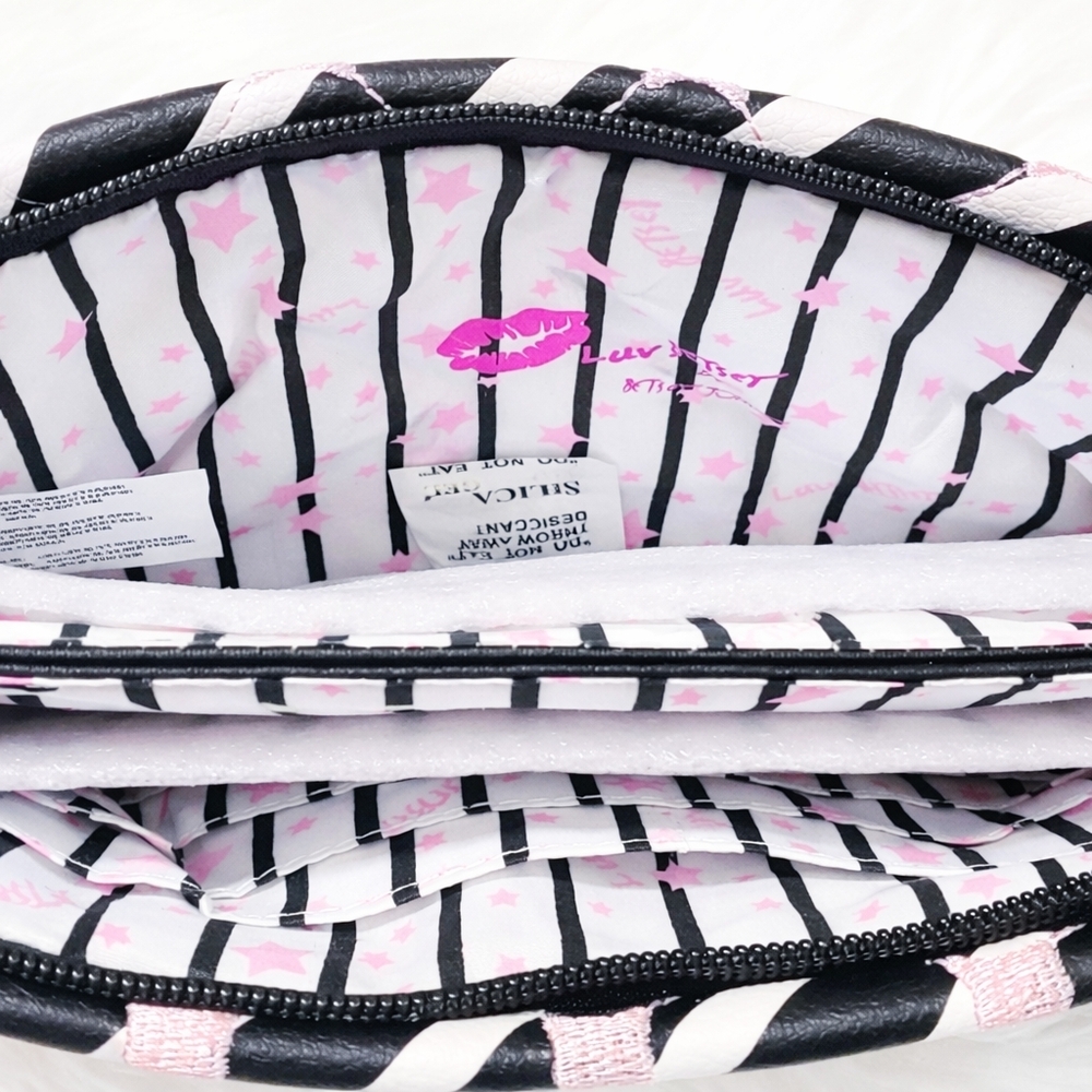 Betsey Johnson Double Pouch Wristlet Wallet Cats Black White Stripes New w/ Tags - Picture 10 of 16